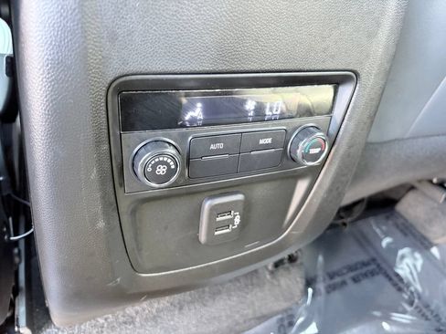 Used 2024 Buick Enclave Essence FWD image 10