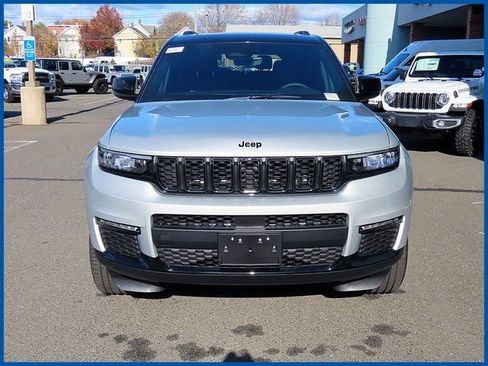 New 2025 Jeep Grand Cherokee L Limited image 3