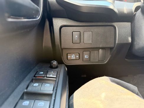 Used 2020 Toyota Tacoma SR AWD/4WD image 18