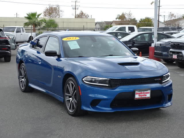 Used 2023 Dodge Charger R/T w/ Cold Weather Package RWD image 2