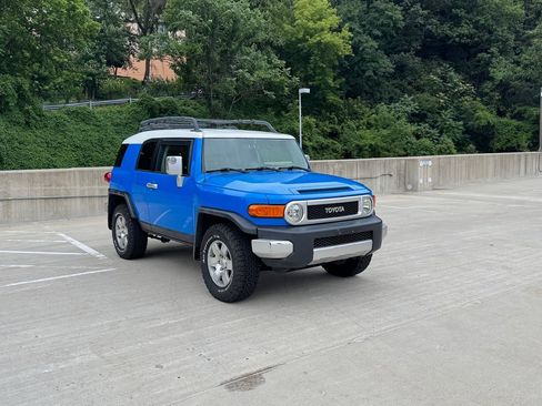 Used 2007 Toyota FJ Cruiser 4WD image 3