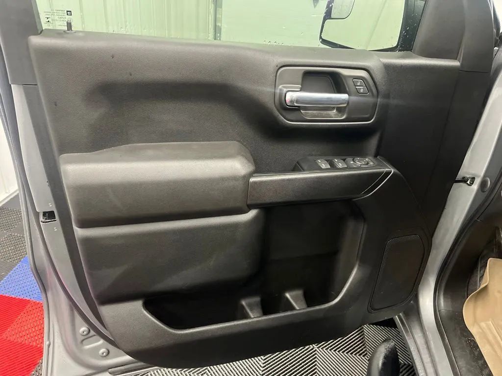 Used 2023 Chevrolet Silverado 1500 Custom w/ LPO, Dark Essentials Package AWD/4WD image 19