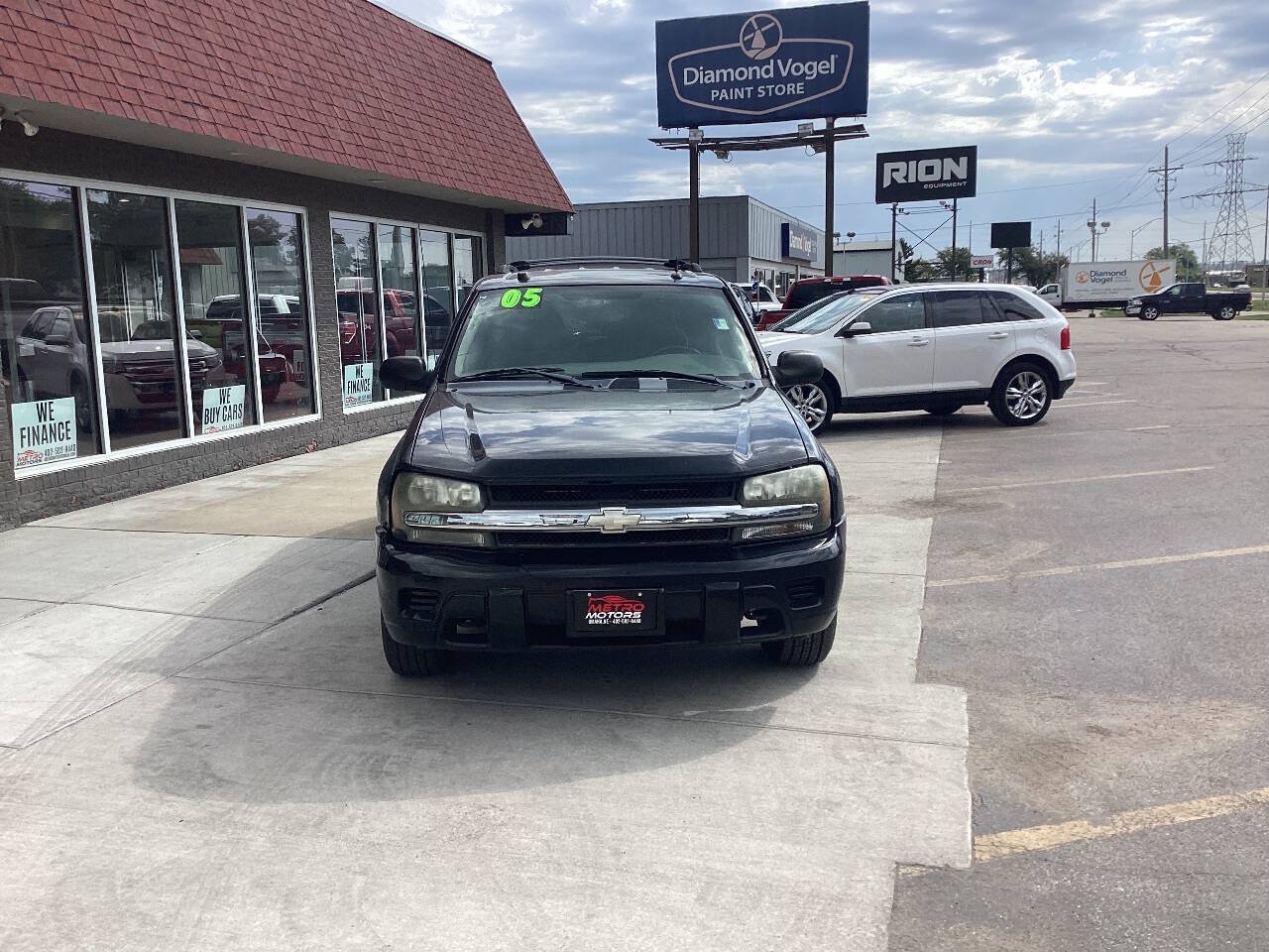 Used 2005 Chevrolet TrailBlazer LS AWD/4WD image 3
