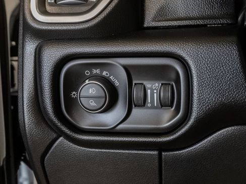 Used 2026 RAM 2500 Laramie AWD/4WD image 16