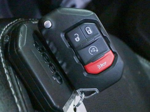 Used 2021 Jeep Wrangler Unlimited Sahara image 23