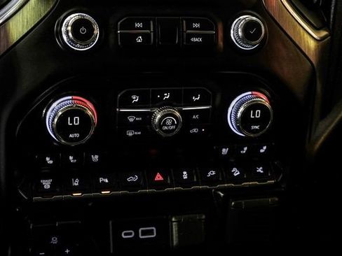 Used 2021 GMC Sierra 2500 Denali w/ Denali Ultimate Package image 25