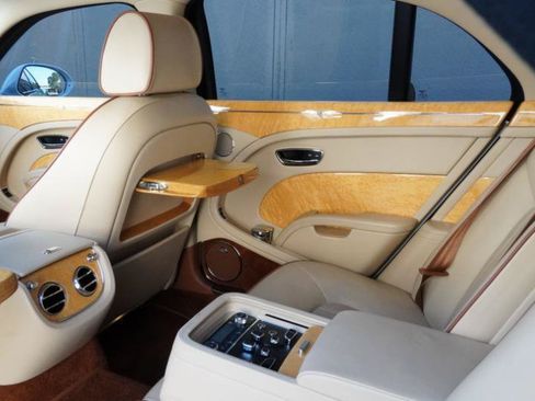 Used 2012 Bentley Mulsanne RWD image 41