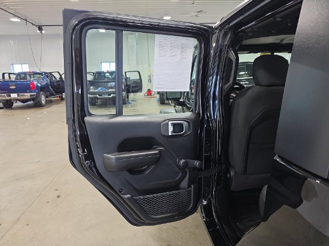 Used 2021 Jeep Gladiator Sport AWD/4WD image 25