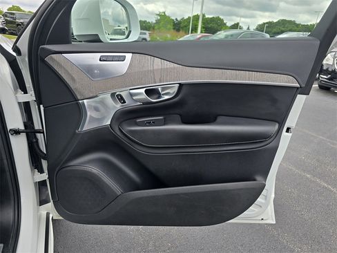 Used 2023 Volvo XC90 T8 Ultimate image 33