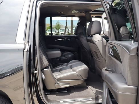 Used 2020 Cadillac Escalade ESV Platinum AWD/4WD image 36