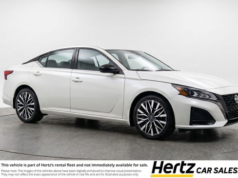 Used 2025 Nissan Altima 2.5 SV FWD image 1