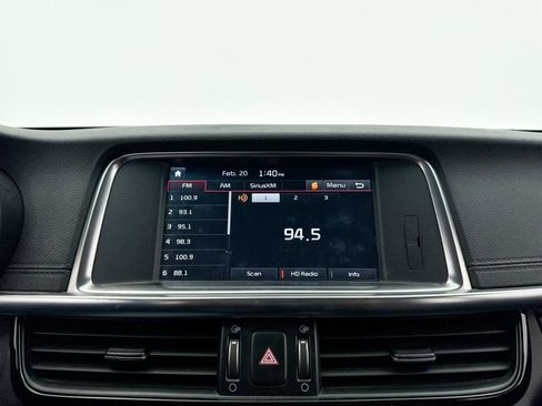 Used 2017 Kia Optima SX image 18