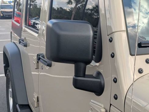 Used 2018 Jeep Wrangler Unlimited Sport S AWD/4WD image 10