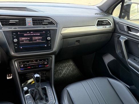 Used 2024 Volkswagen Tiguan SE R-Line image 14