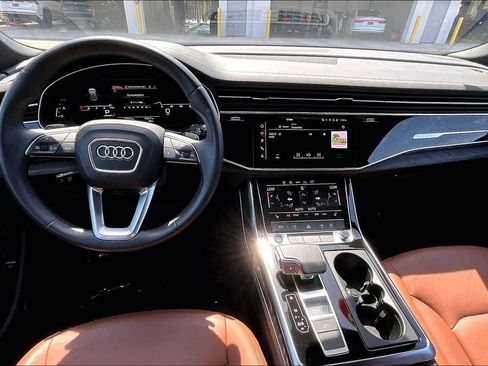 Certified 2023 Audi Q8 Premium AWD/4WD image 3