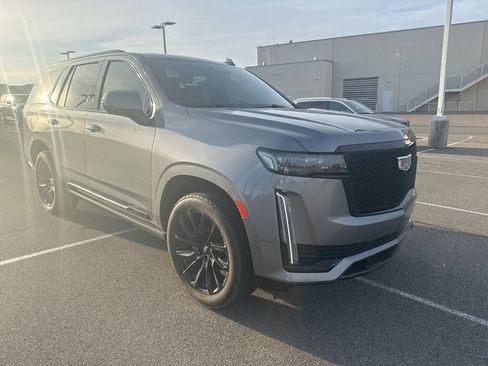 Used 2021 Cadillac Escalade Sport Platinum w/ LPO, ONYX Package AWD/4WD image 2