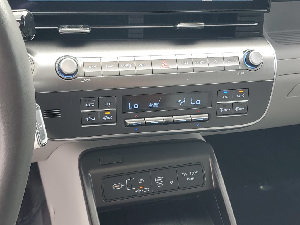 Used 2024 Hyundai Kona Limited FWD image 20