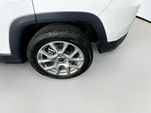 Used 2025 Jeep Compass Limited image 11