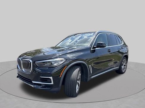 Used 2022 BMW X5 sDrive40i w/ Premium Package RWD image 3