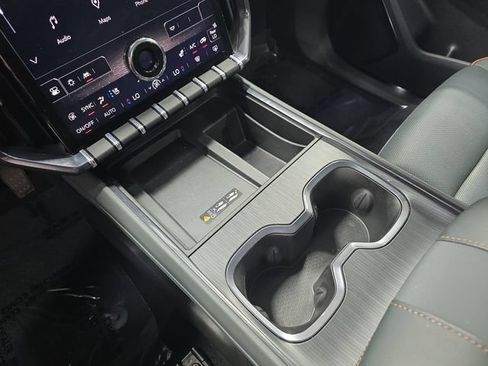 Used 2024 GMC Acadia AT4 w/ Luxury Package AWD/4WD image 29