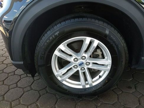 Used 2023 Ford Explorer XLT w/ Equipment Group 202A AWD/4WD image 12