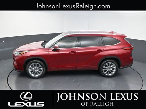 Used 2020 Toyota Highlander Limited FWD image 31