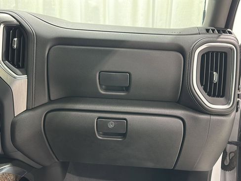 Used 2022 GMC Sierra 3500 Denali image 28