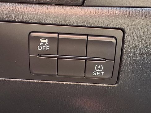 Used 2018 MAZDA MAZDA3 Grand Touring image 24