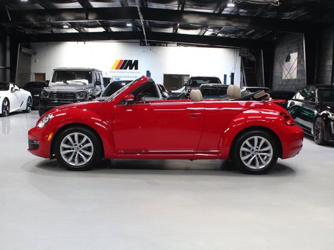 Used 2014 Volkswagen Beetle TDI FWD image 3