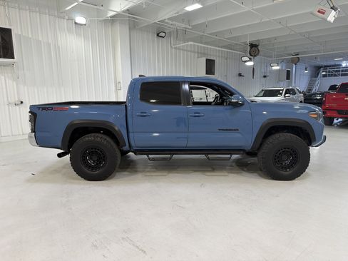 Used 2019 Toyota Tacoma TRD Off-Road image 6