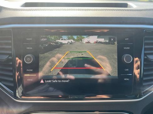 Certified 2023 Volkswagen Atlas Cross Sport SE w/ Panoramic Sunroof Package AWD/4WD image 19