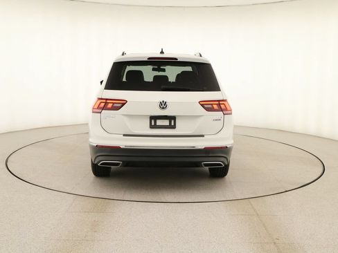 Used 2018 Volkswagen Tiguan SE w/ Panoramic Sunroof Package AWD/4WD image 5