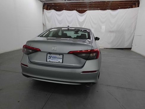 Used 2023 Honda Civic Sport image 5