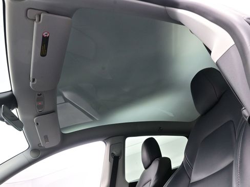 Used 2021 Tesla Model Y 2WD image 17