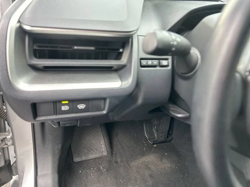 Used 2025 Toyota Prius LE FWD image 20
