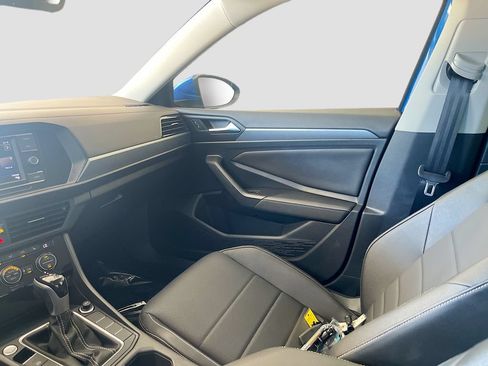 Used 2023 Volkswagen Jetta SE FWD image 22