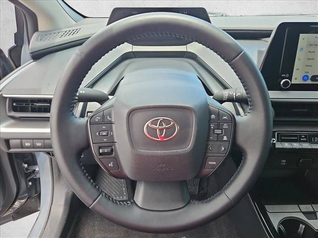 Used 2025 Toyota Prius LE FWD image 14