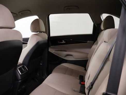 Used 2018 Kia Sorento LX image 29