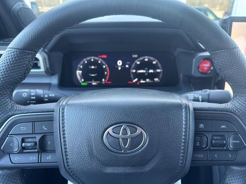 Used 2024 Toyota Tacoma TRD Sport w/ TRD Sport Upgrade Package image 11