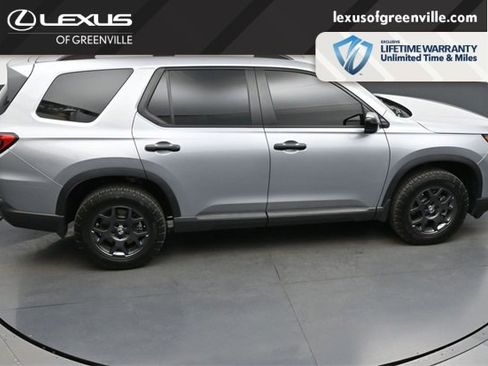 Used 2025 Honda Pilot TrailSport image 20
