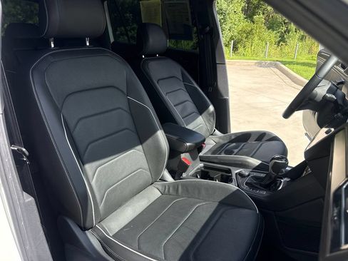 Used 2022 Volkswagen Tiguan SEL R-Line AWD/4WD image 35