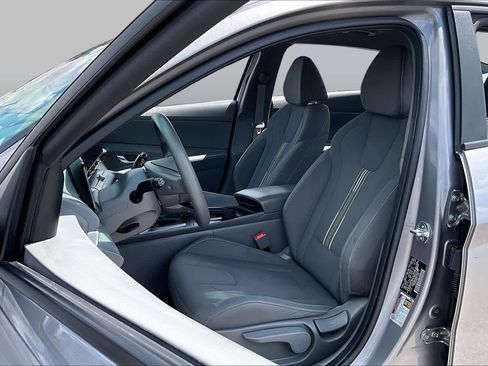 Used 2024 Hyundai Elantra SEL FWD image 8