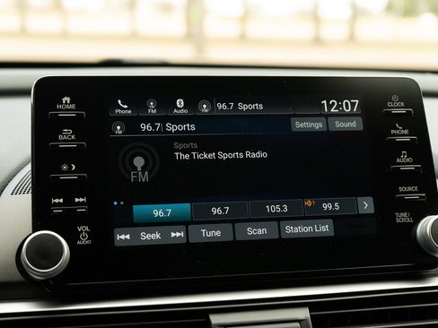 Used 2020 Honda Accord EX-L image 30