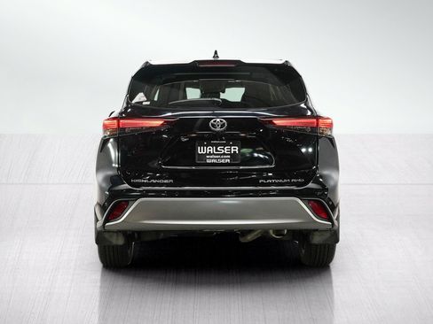 Used 2026 Toyota Highlander Platinum AWD/4WD image 4