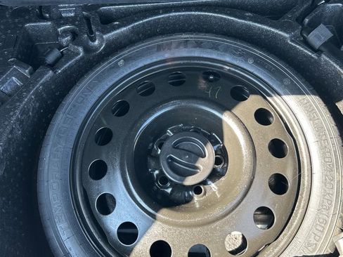 Used 2017 Chevrolet Equinox LT w/ Convenience Package image 13