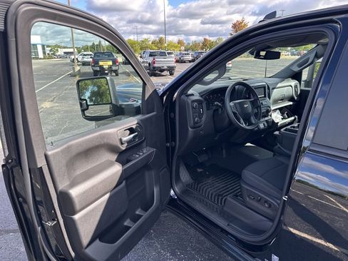 New 2025 Chevrolet Silverado 2500 Custom w/ Custom Value Package image 9