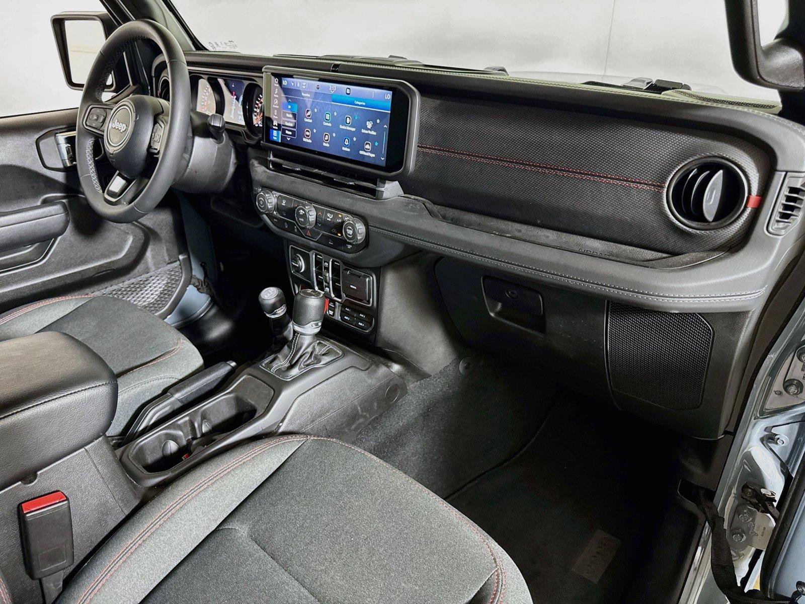 Used 2026 Jeep Gladiator Rubicon AWD/4WD image 25