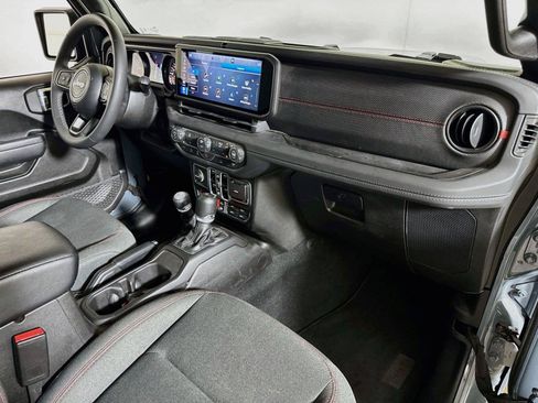 Used 2026 Jeep Gladiator Rubicon AWD/4WD image 25
