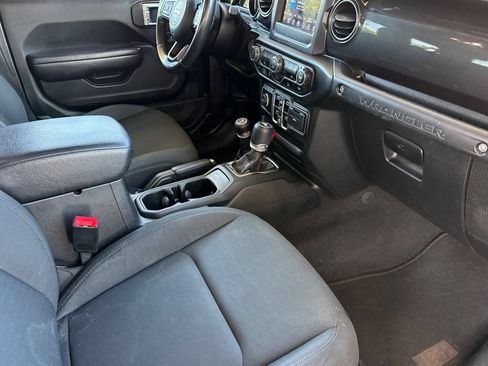 Used 2020 Jeep Wrangler Unlimited Sport AWD/4WD image 25