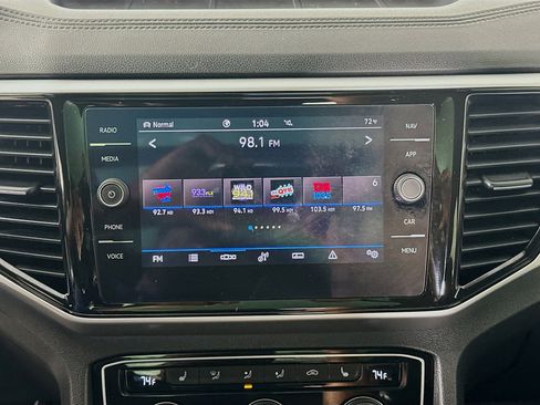 Used 2022 Volkswagen Atlas Cross Sport SEL image 19